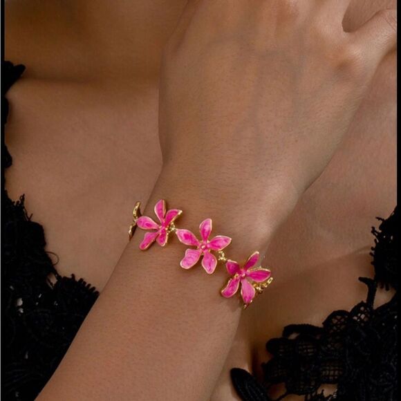 Floral Pink and Gold Bracelet A834 - Picture 1 of 4